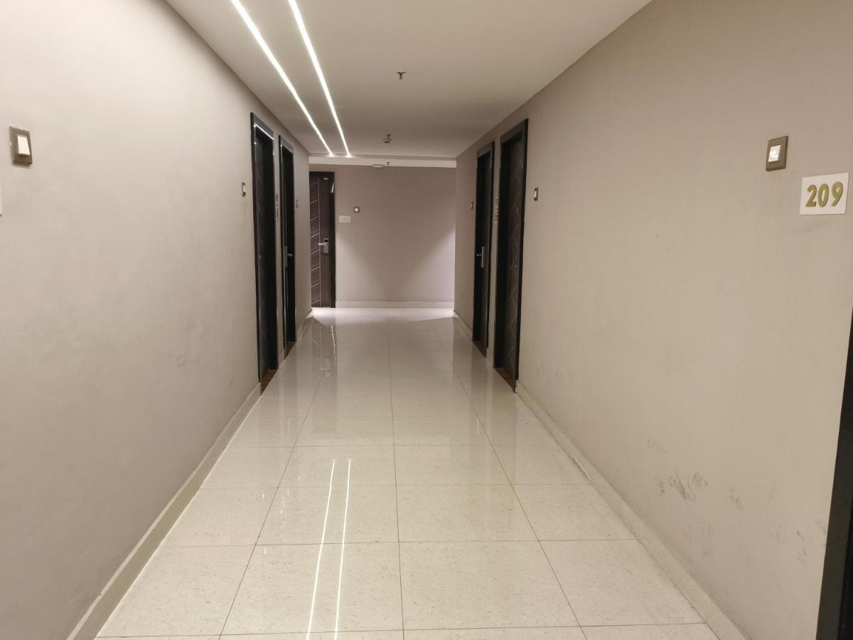 Hotel Sharma Regency ลัคเนา ภายนอก รูปภาพ